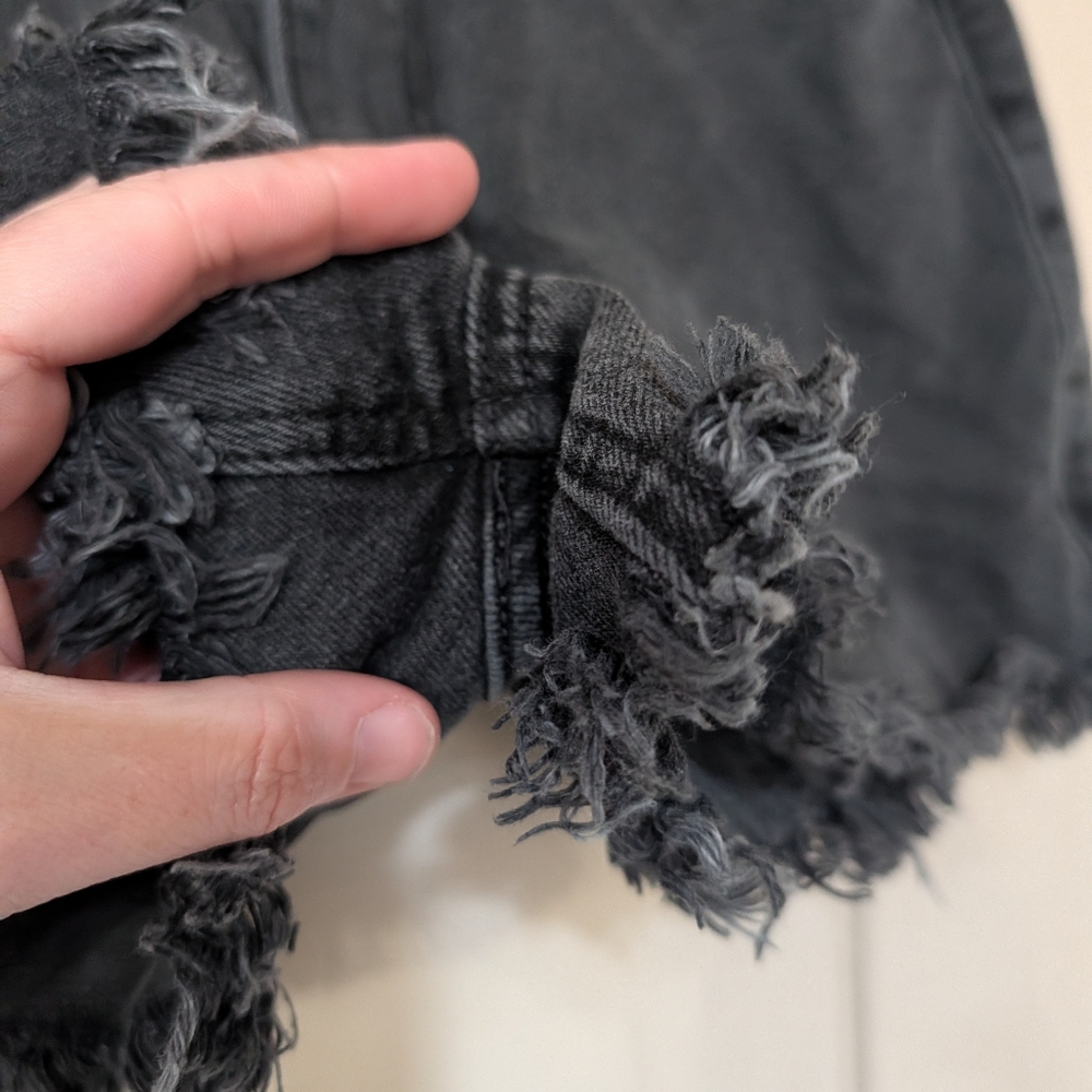 Hollister Ultra High Rise Mom Shorts Distressed Black - Picture 5 of 12